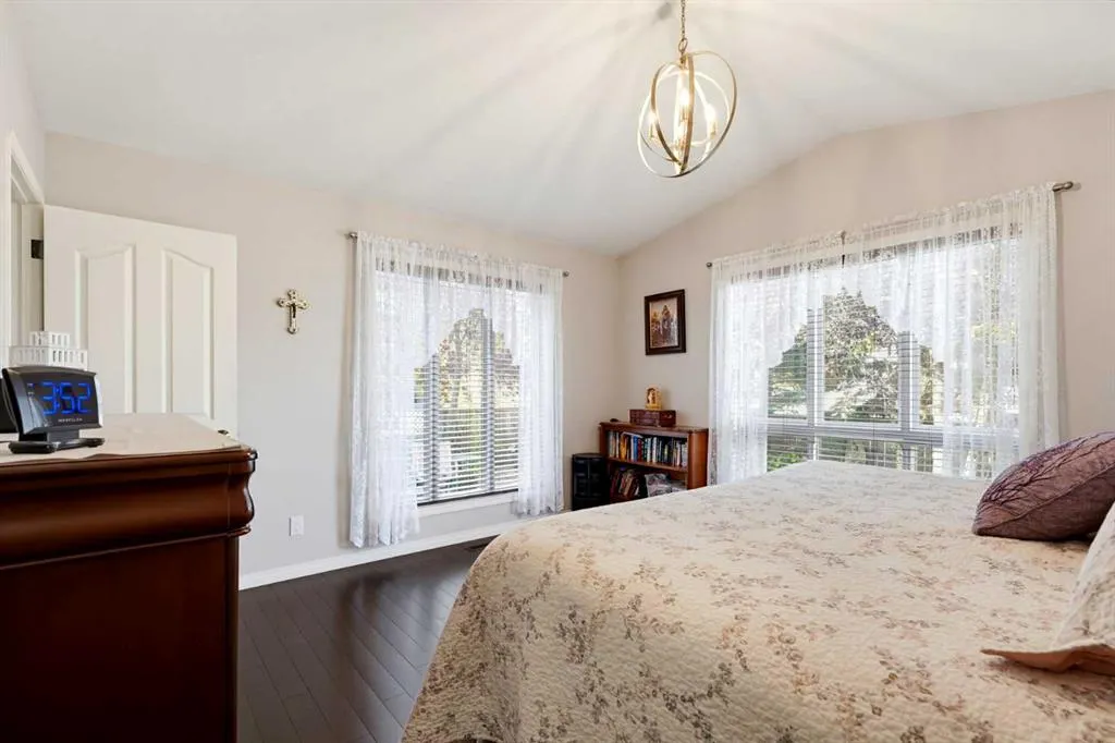 66 Dumas Crescent