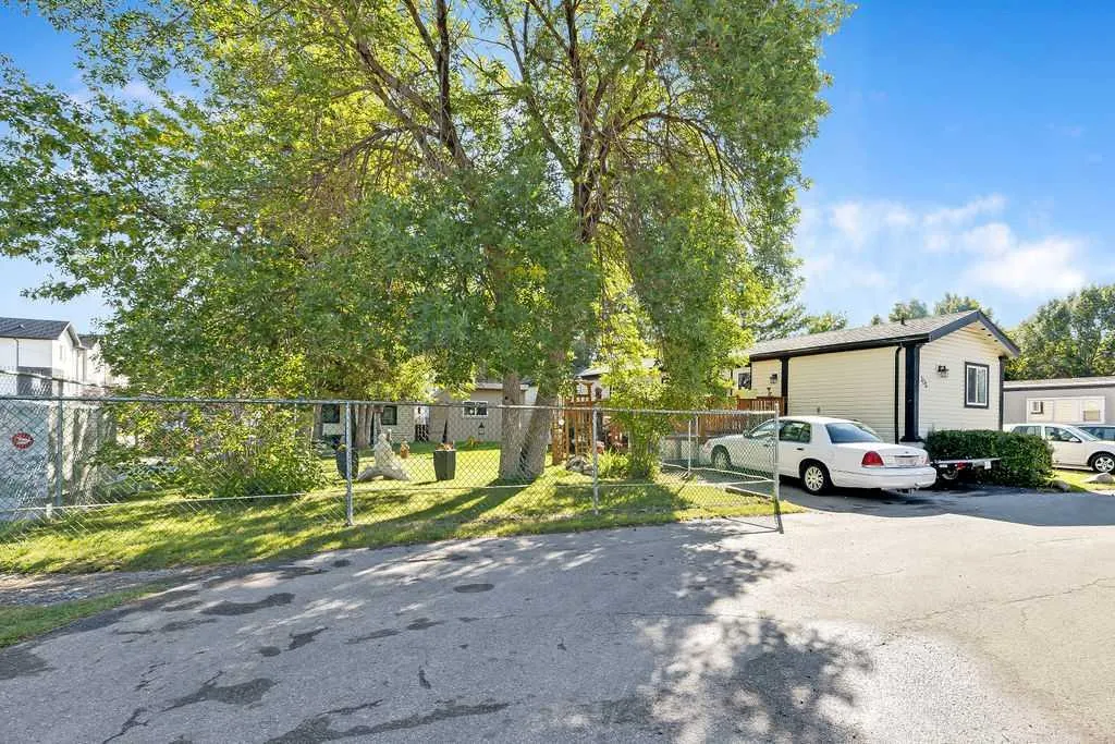 6724 17 Avenue SE #105