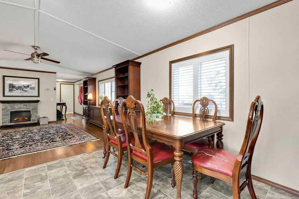 6724 17 Avenue SE #105