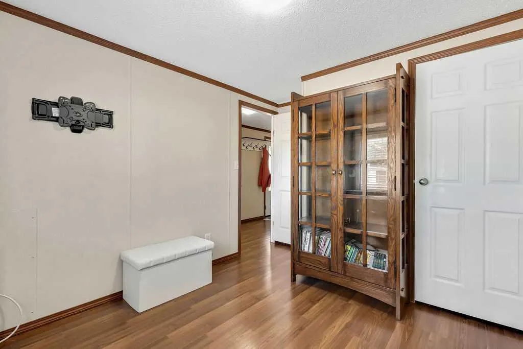 6724 17 Avenue SE #105