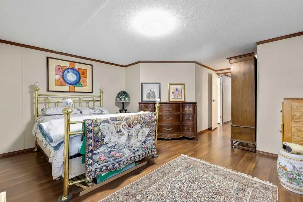 6724 17 Avenue SE #105