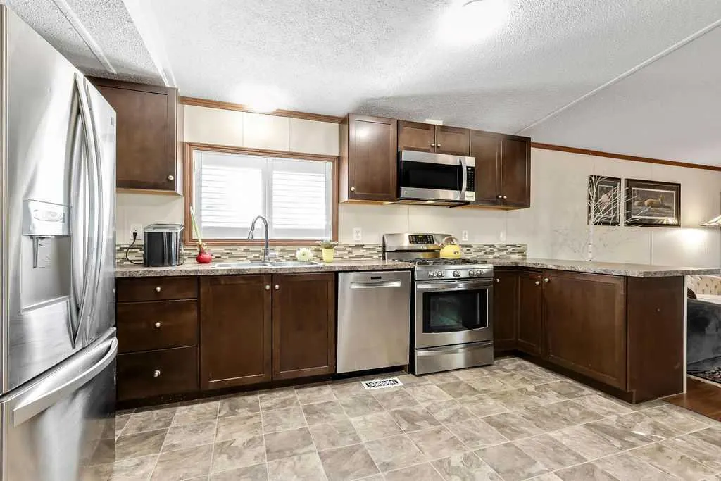 6724 17 Avenue SE #105
