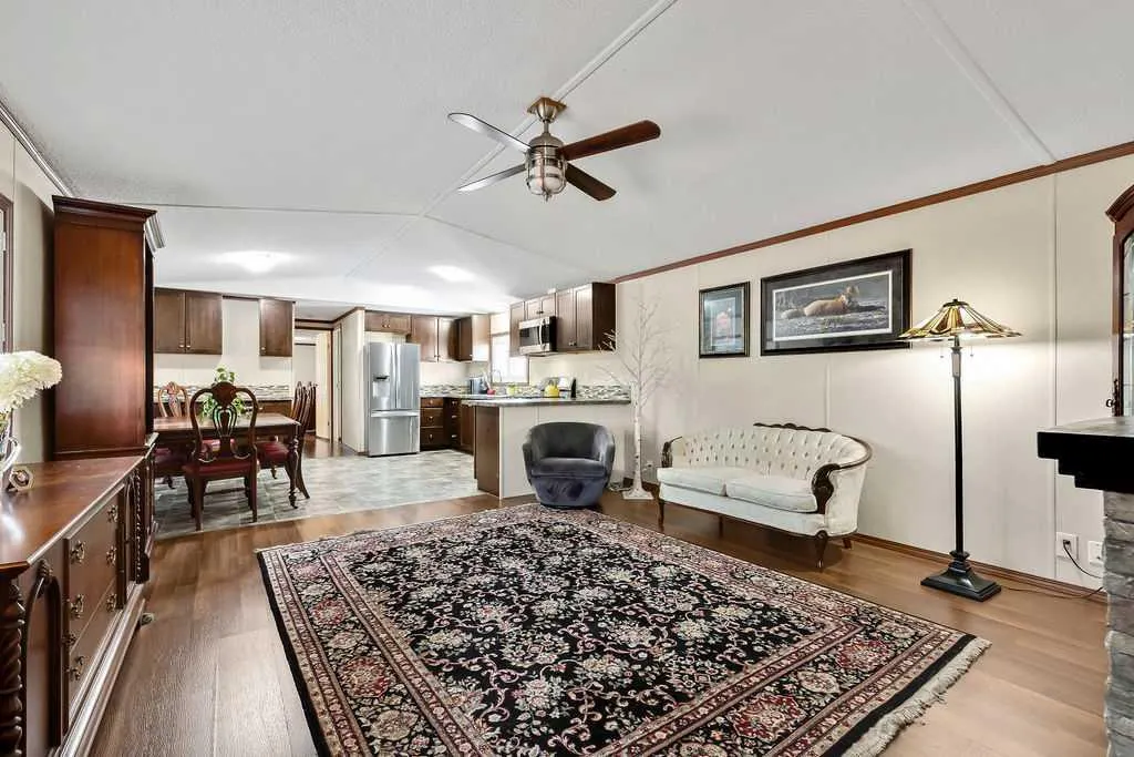 6724 17 Avenue SE #105