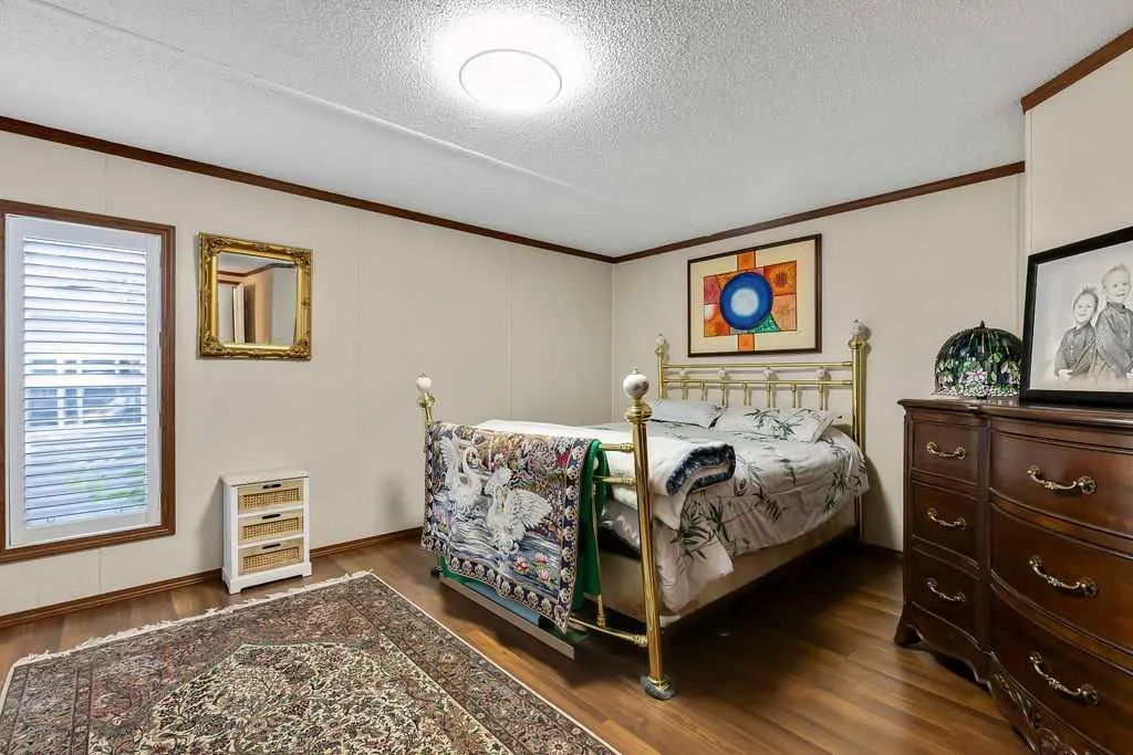6724 17 Avenue SE #105