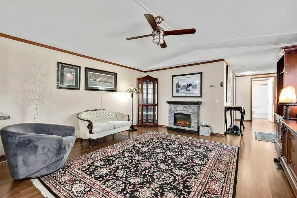 6724 17 Avenue SE #105