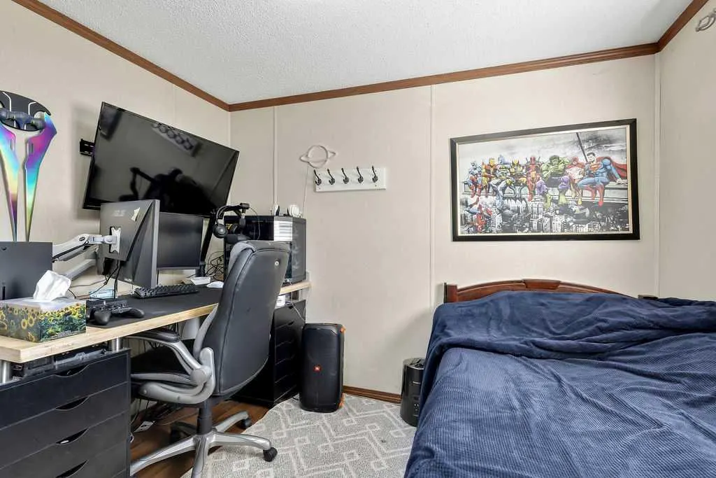 6724 17 Avenue SE #105