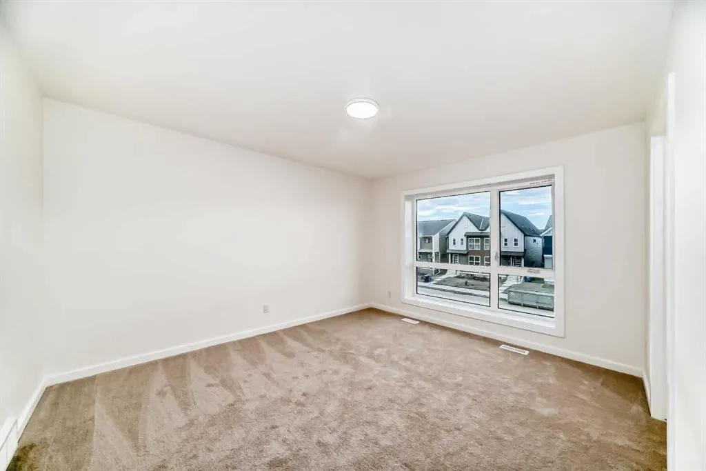 12 Savanna Place NE