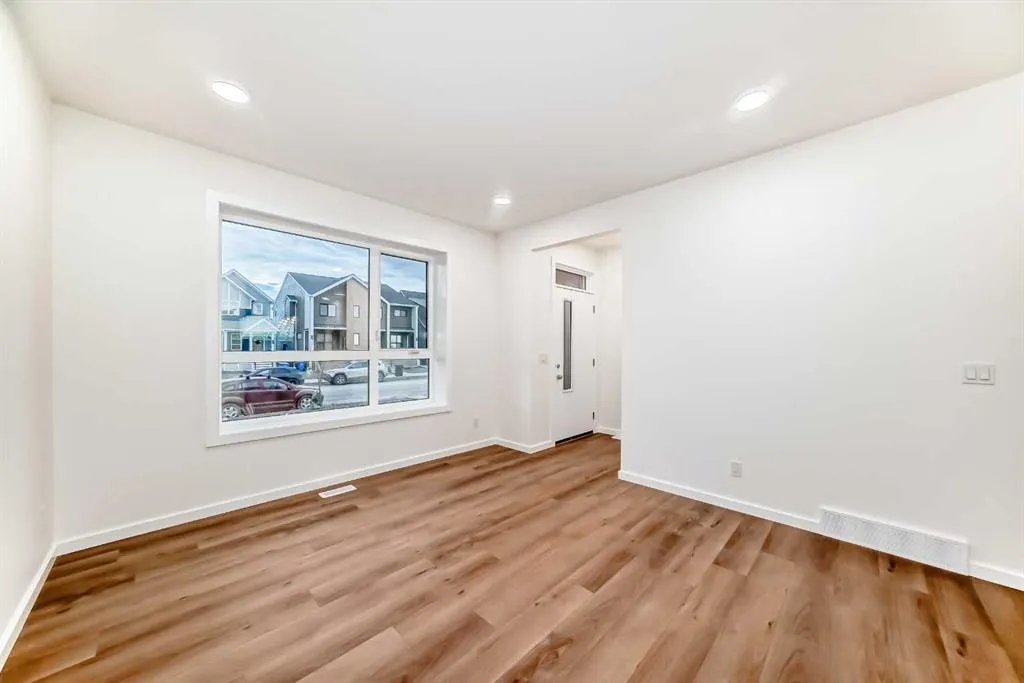 12 Savanna Place NE