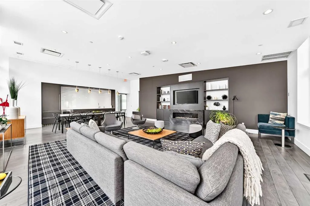 310 12 Avenue SW #2607