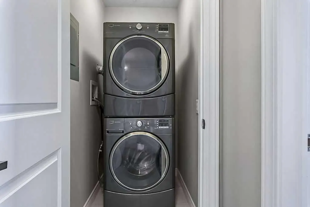 39 Quarry Gate SE #205