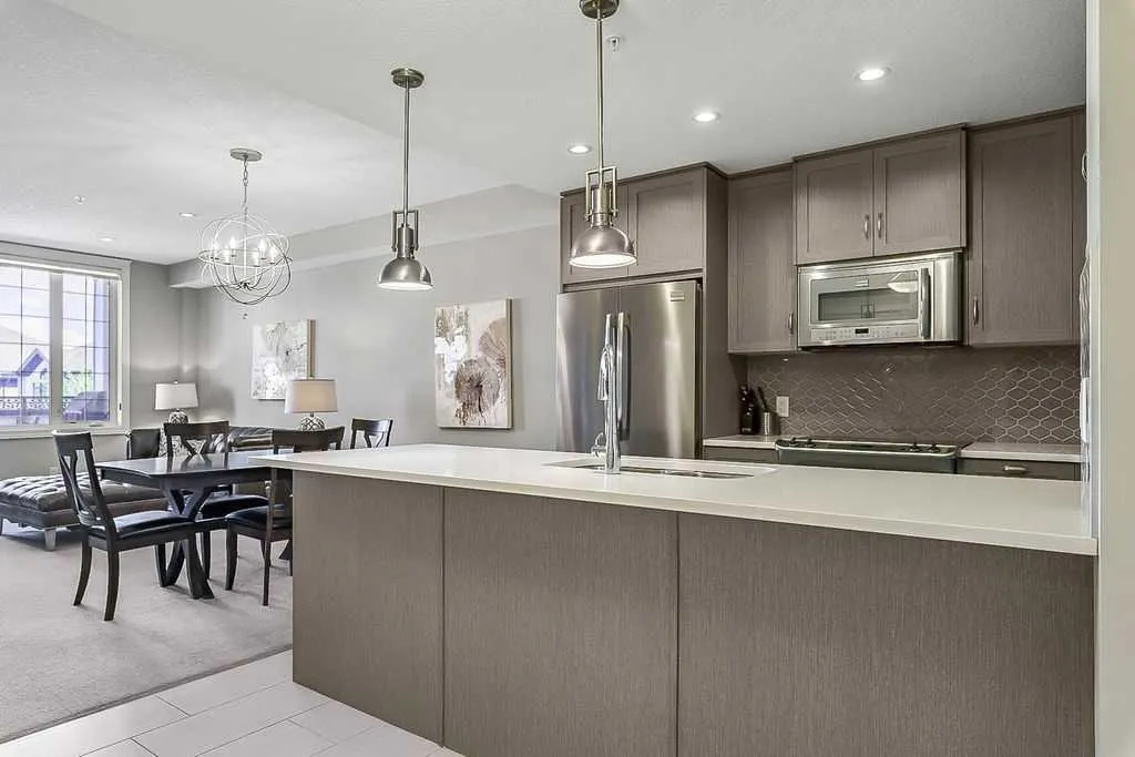 39 Quarry Gate SE #205
