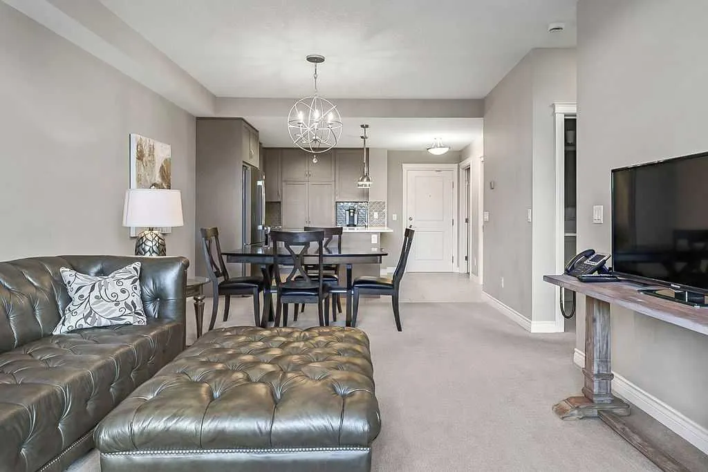 39 Quarry Gate SE #205