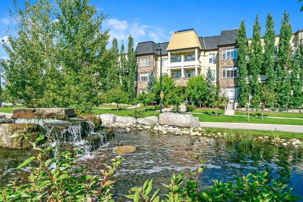 39 Quarry Gate SE #205