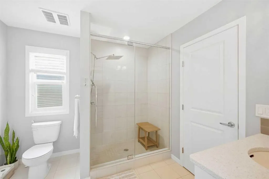 43 Howse Manor NE