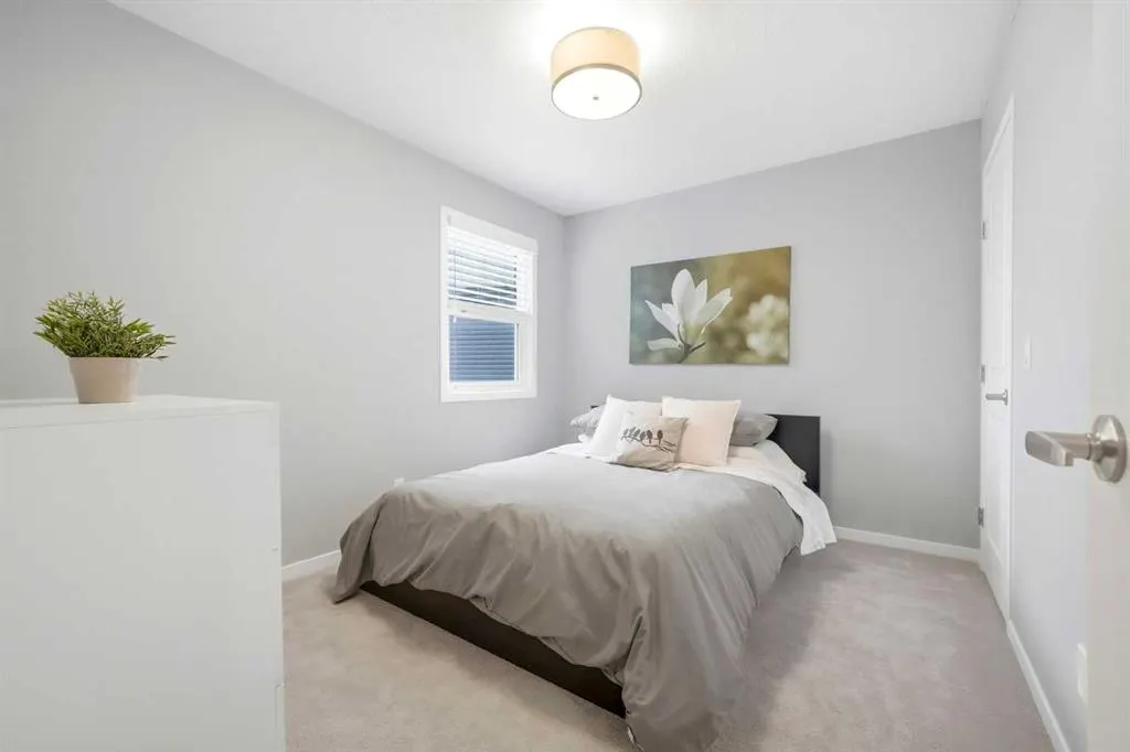 43 Howse Manor NE