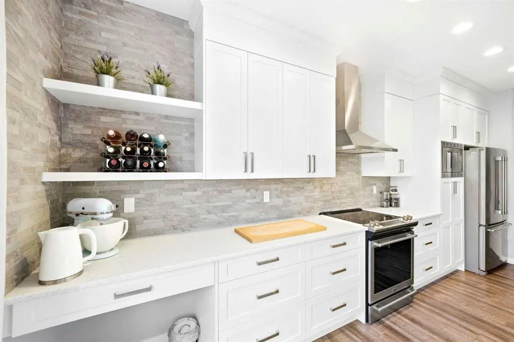 43 Howse Manor NE