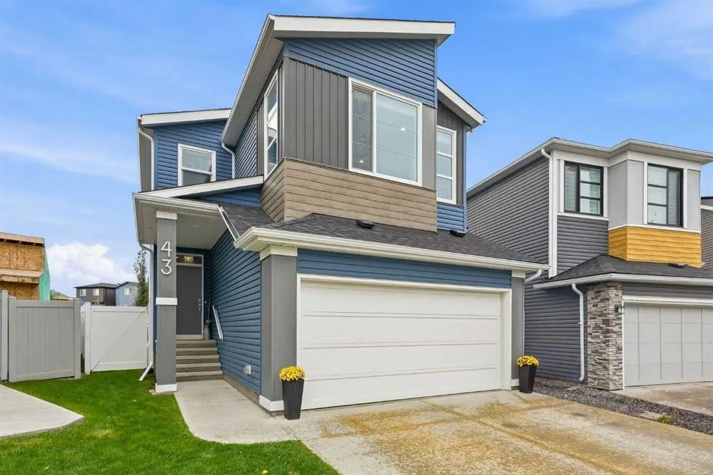 43 Howse Manor NE