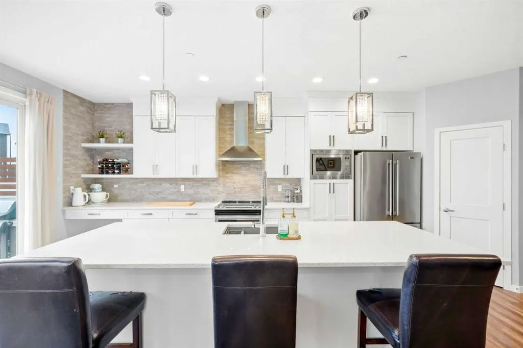 43 Howse Manor NE