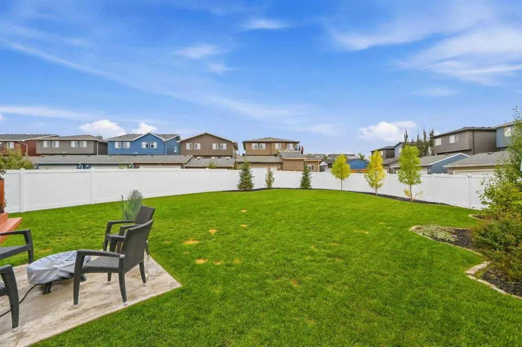 43 Howse Manor NE