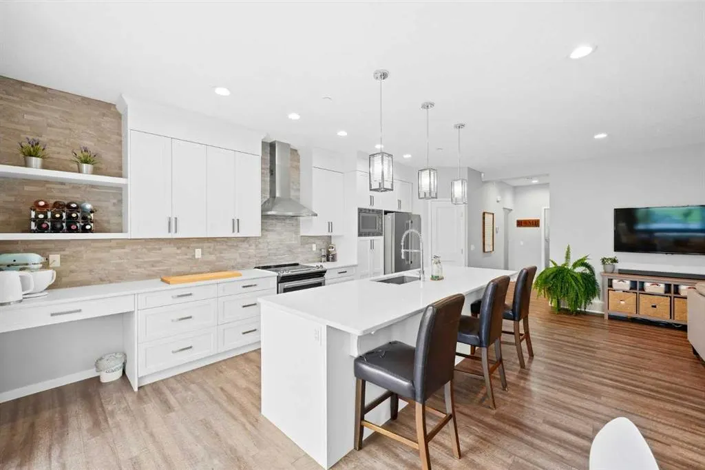 43 Howse Manor NE