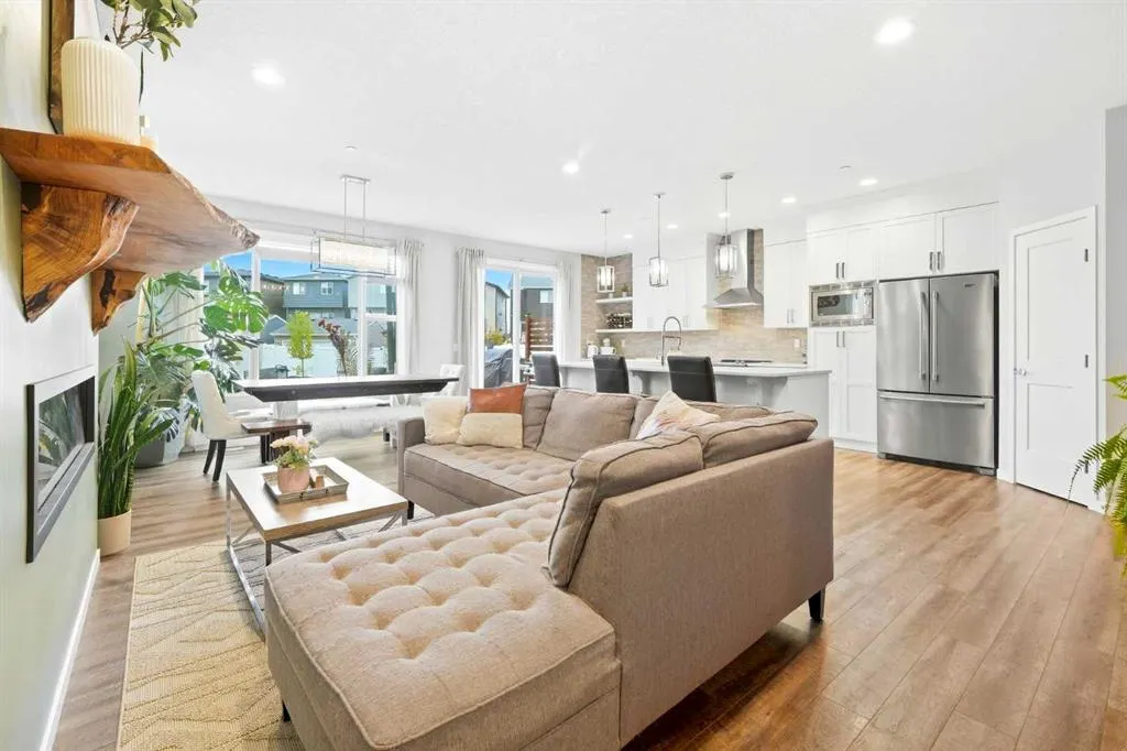 43 Howse Manor NE