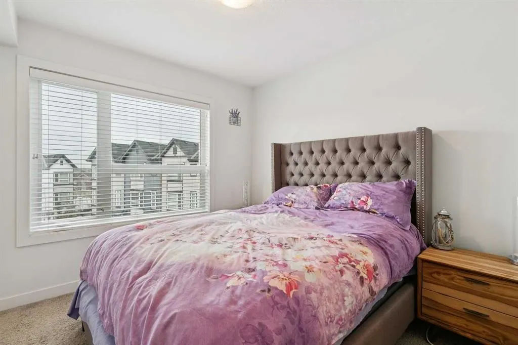 11 Evanscrest Mews NW #108