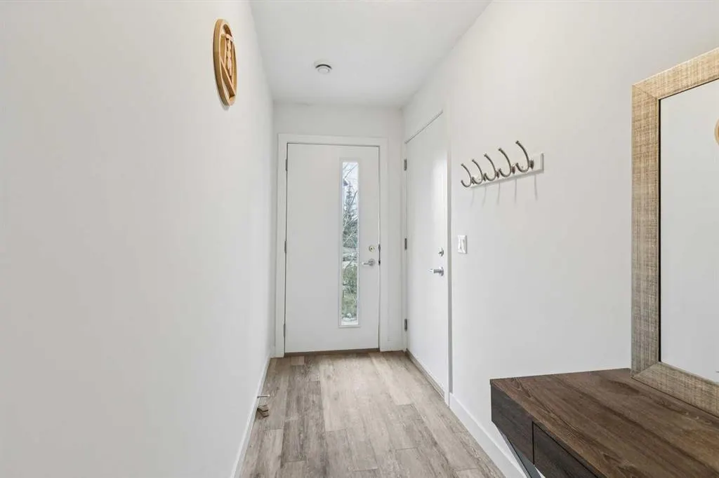 11 Evanscrest Mews NW #108