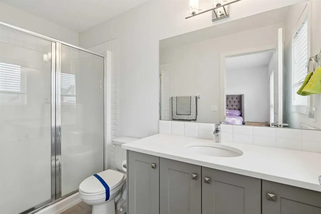 11 Evanscrest Mews NW #108