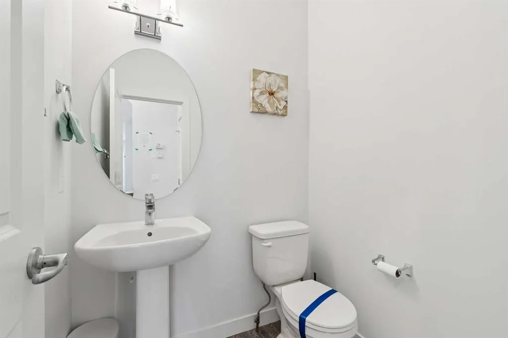 11 Evanscrest Mews NW #108