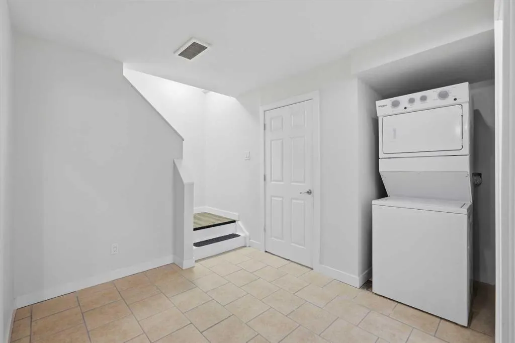 123 Hinshaw Drive