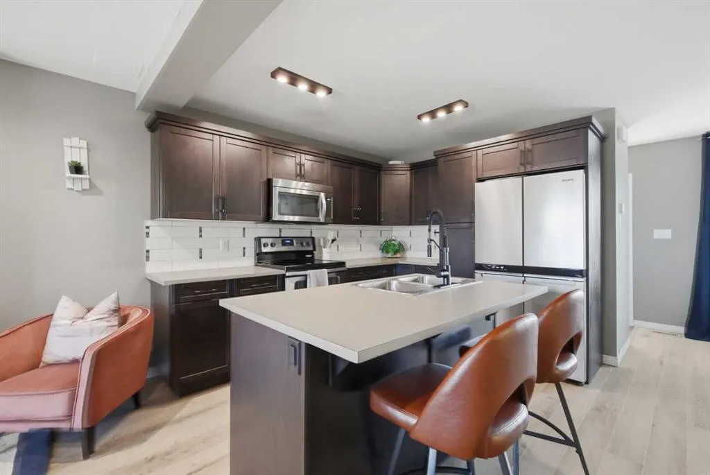 123 Hinshaw Drive