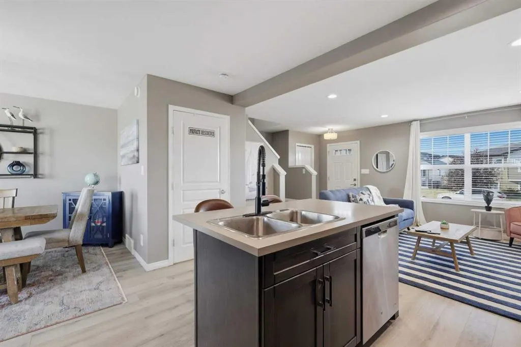 123 Hinshaw Drive