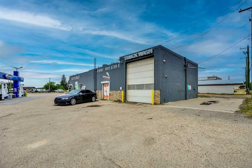 4901 Broadway Avenue