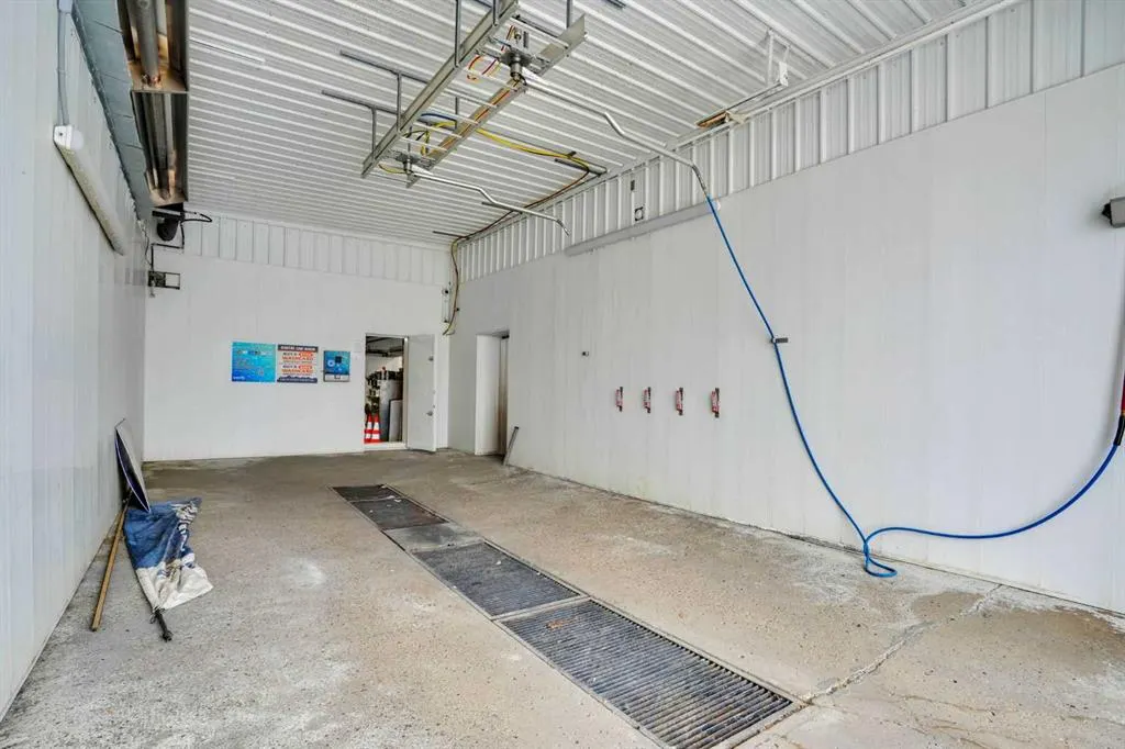 4901 Broadway Avenue