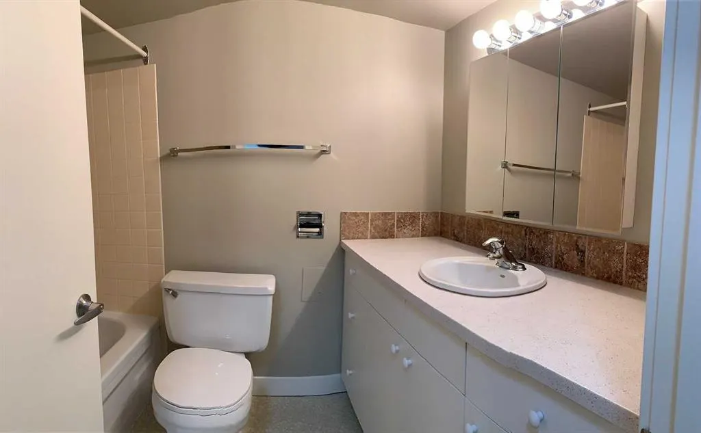 10 Northstar Drive S