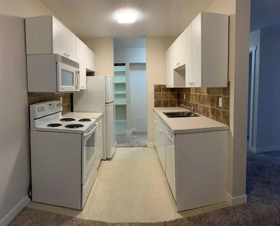 10 Northstar Drive S