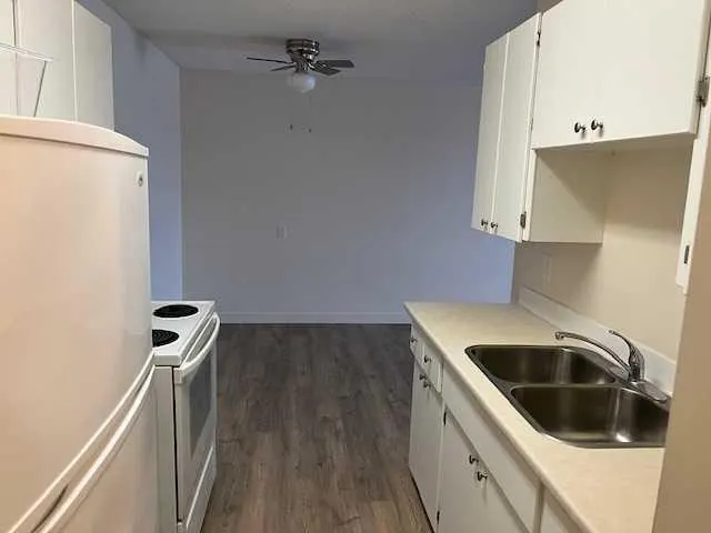 10 Northstar Drive S