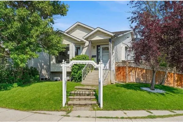 271 Erin Meadow Close SE