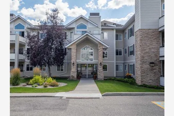 7451 Springbank Boulevard SW