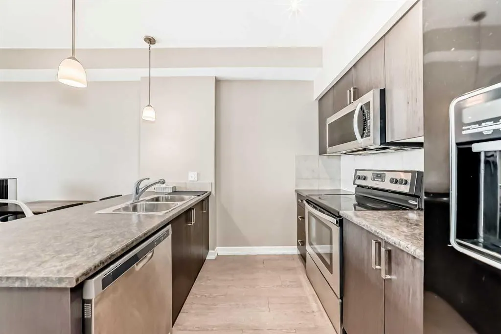 117 Copperpond Common SE #311