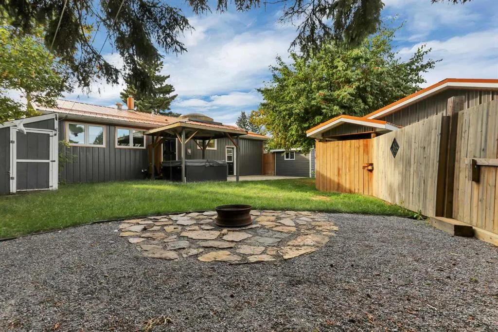 70 Sherwood Crescent