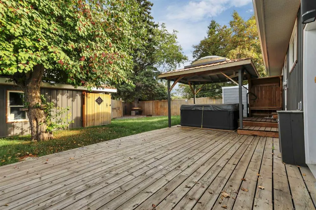 70 Sherwood Crescent
