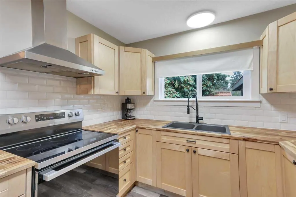 70 Sherwood Crescent