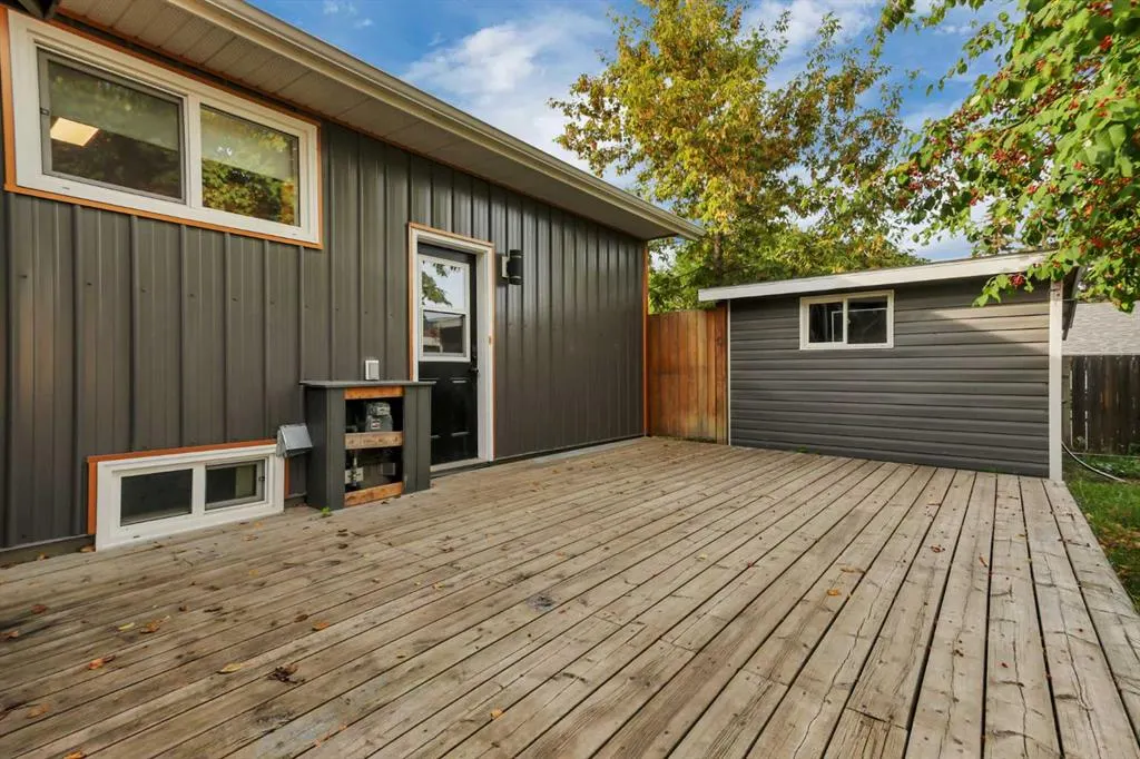 70 Sherwood Crescent