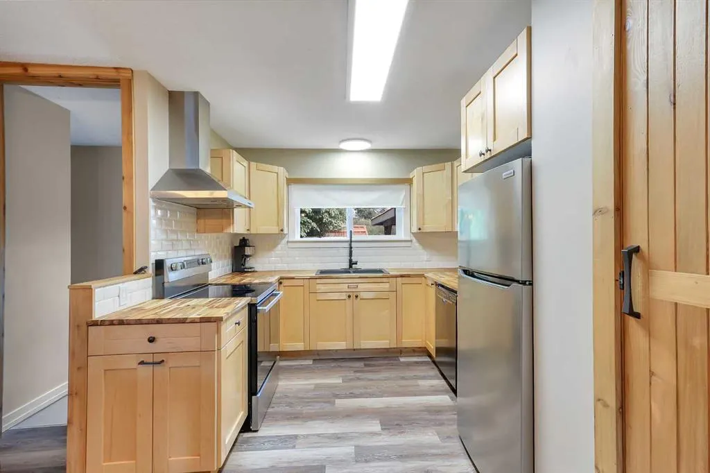 70 Sherwood Crescent