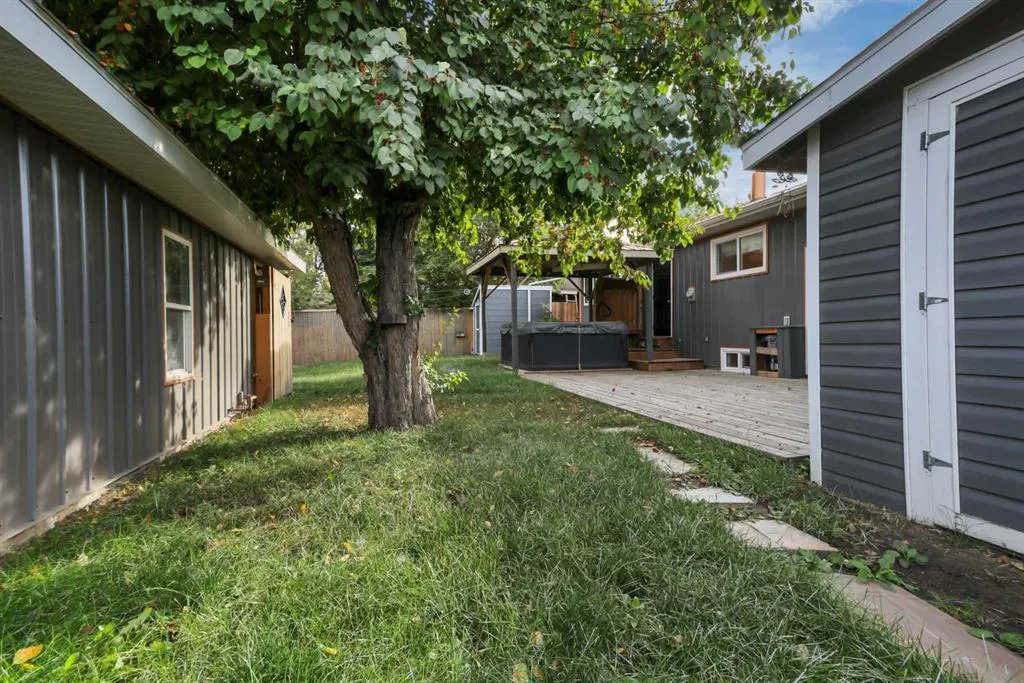 70 Sherwood Crescent