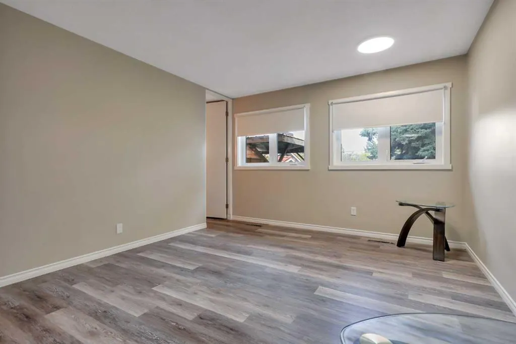 70 Sherwood Crescent