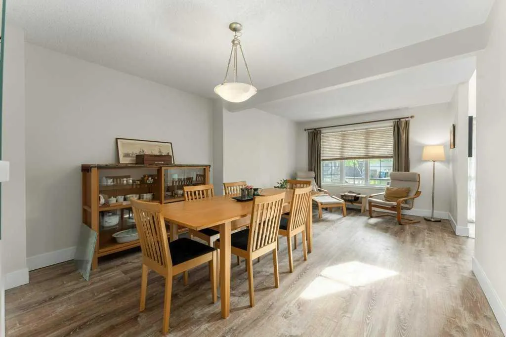 393 Inverness Park SE