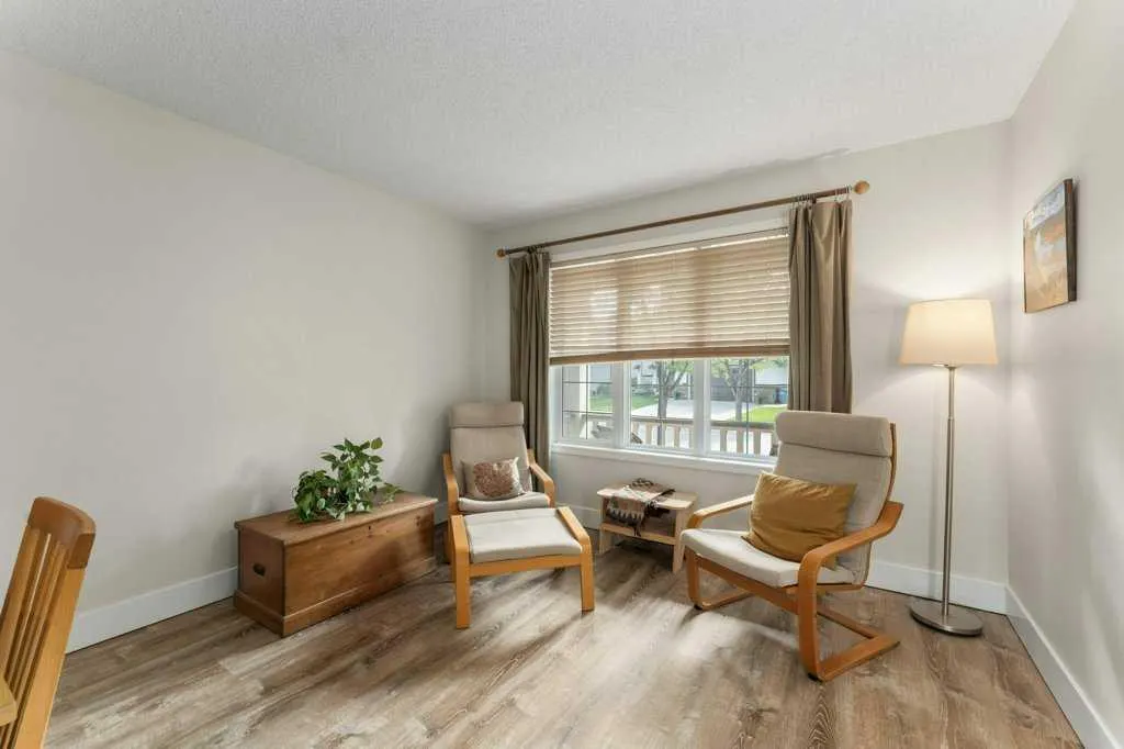 393 Inverness Park SE