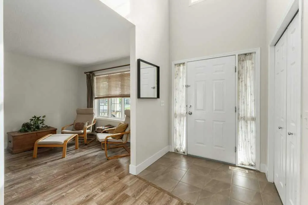 393 Inverness Park SE